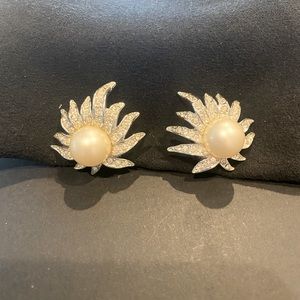 RARE Vintage 1960s Pearl Clip On Earrings, Stamped/Signed “Tara”